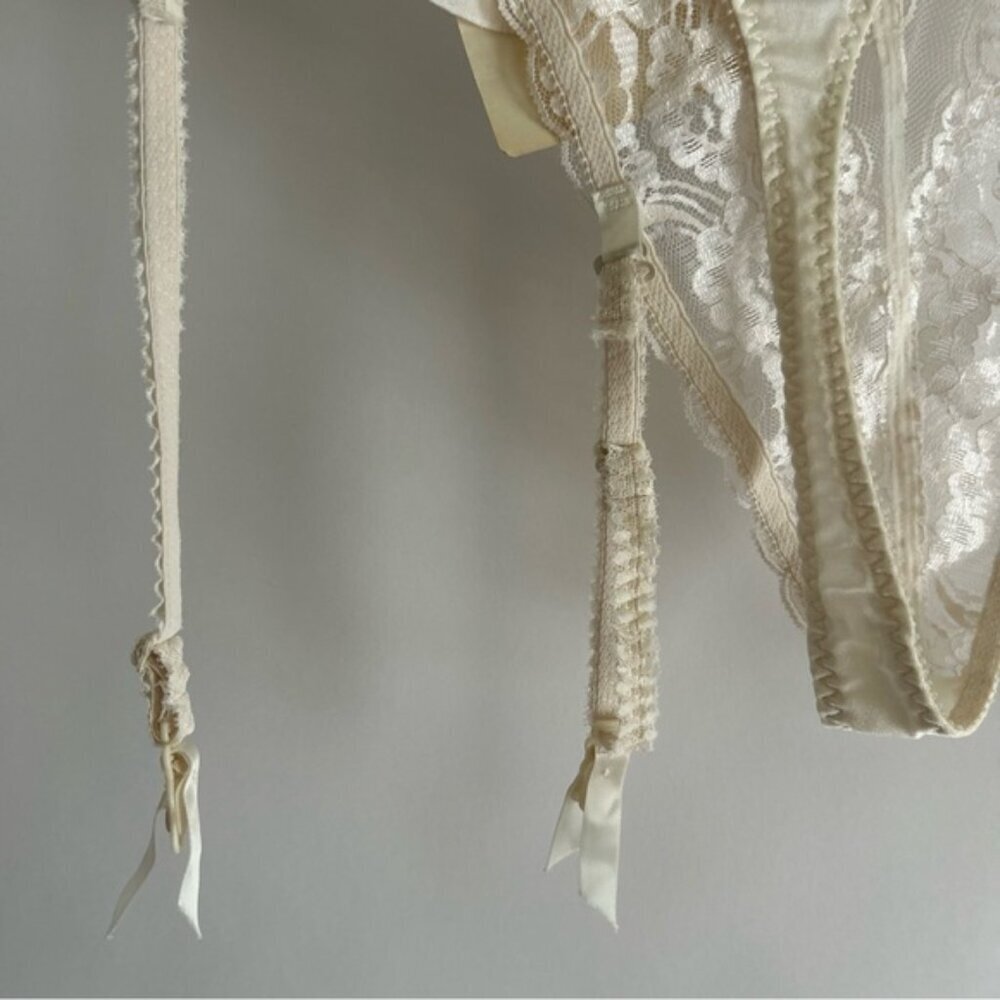 Vintage Christian Dior Intimates Panty / Garter Belt Ivory - Picture 7 of 8